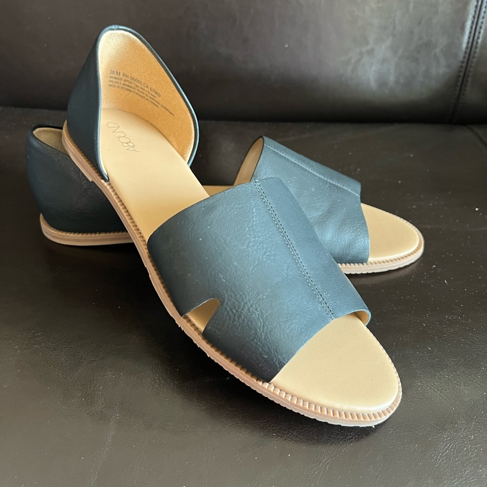 Women’s ABOUND open toe sandal. OBO. Size 10.